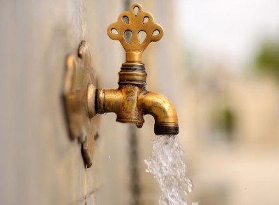 How to give the final ghusl -  Live demonstration with Shaykh Kauther Ali